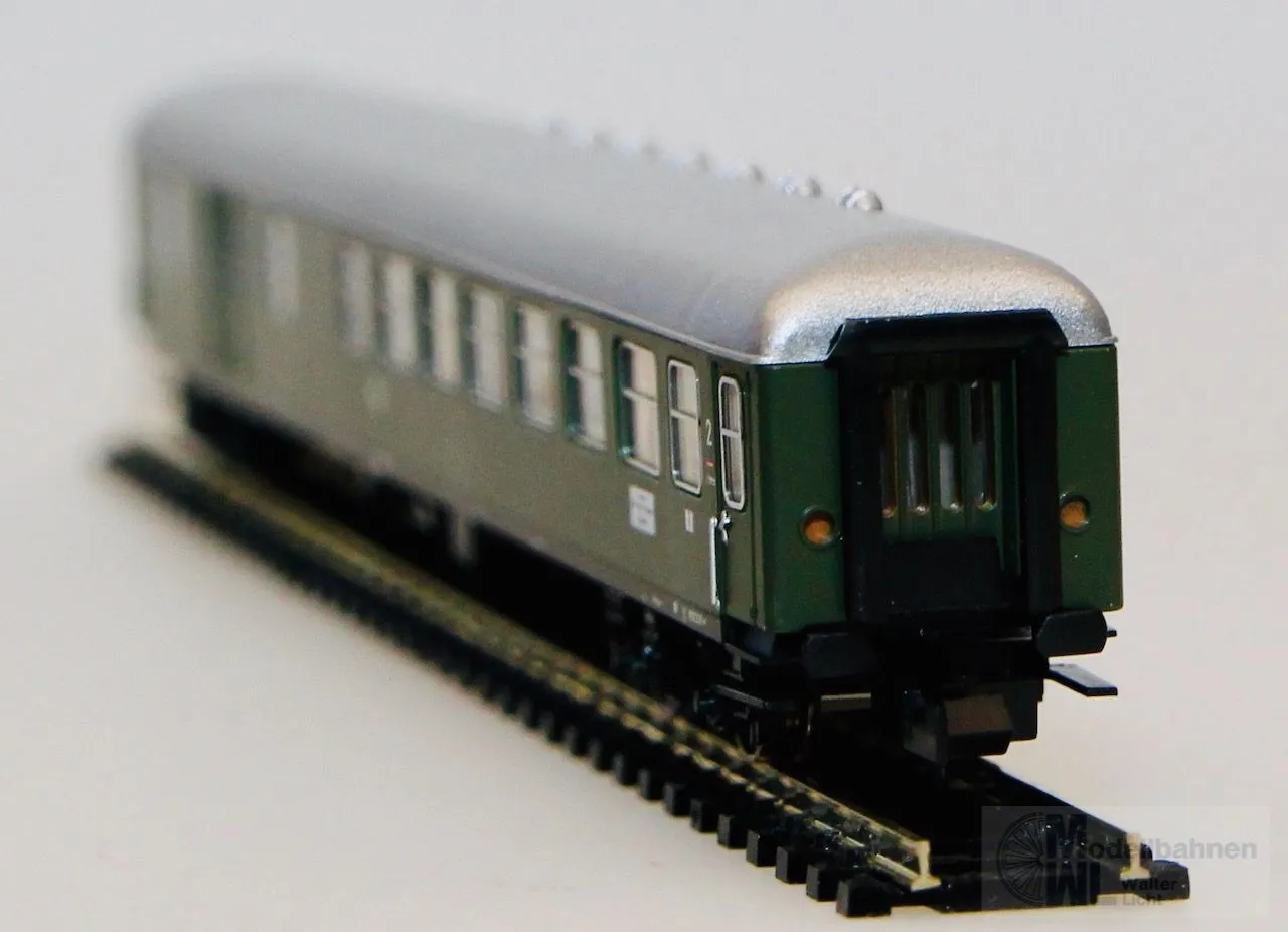 Trix 13373 - MINITRIX - Personenwagen DB 2.Kl. / Gepäck grün DB4üm N 1:160