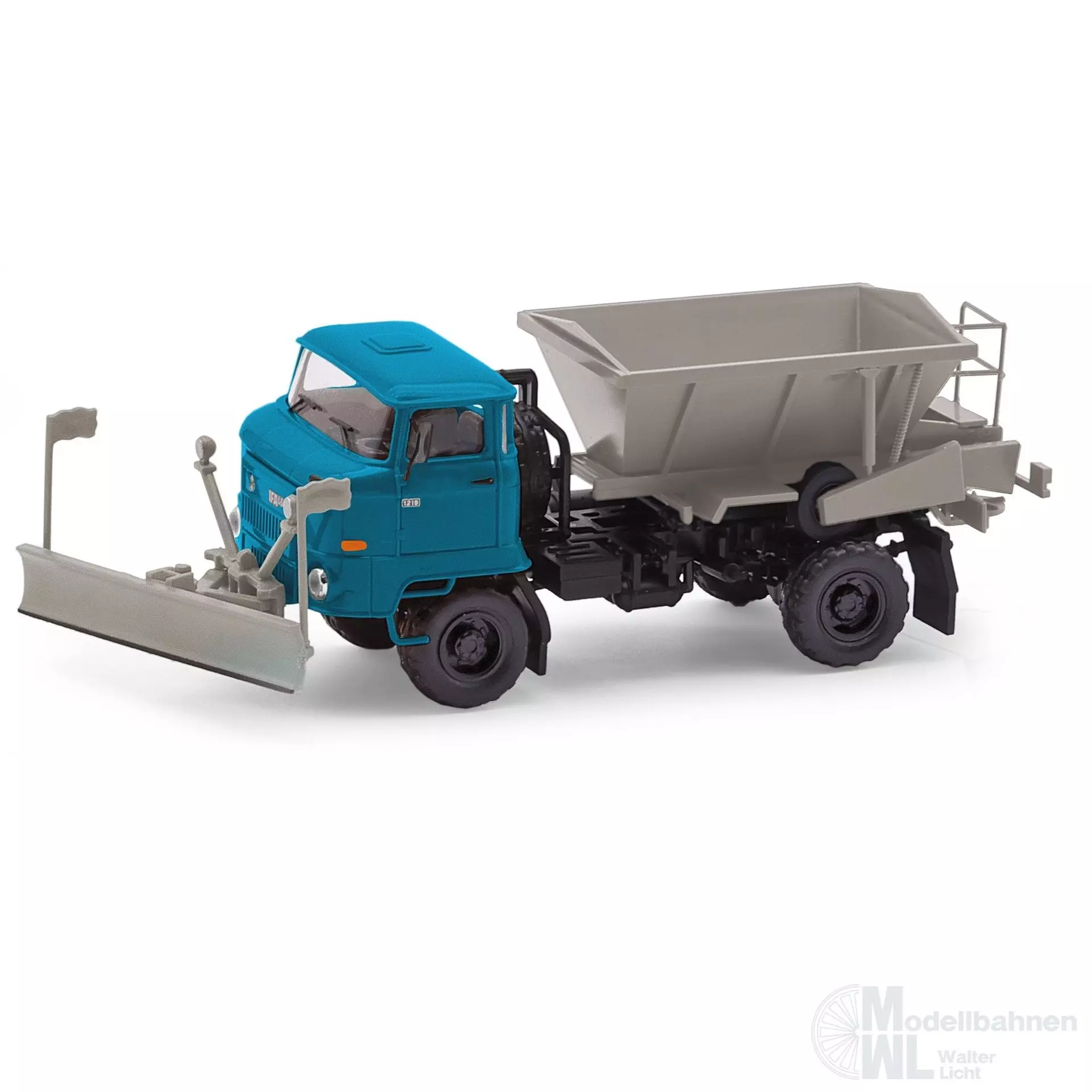 Busch 95561 - IFA L60 D035 mit Schneepflug und Streuaufbau H0 1:87