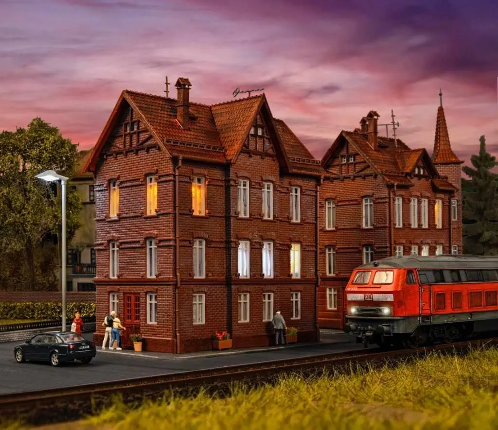 Vollmer 43806 - Eisenbahner-Wohnhaus mit F H0 1:87