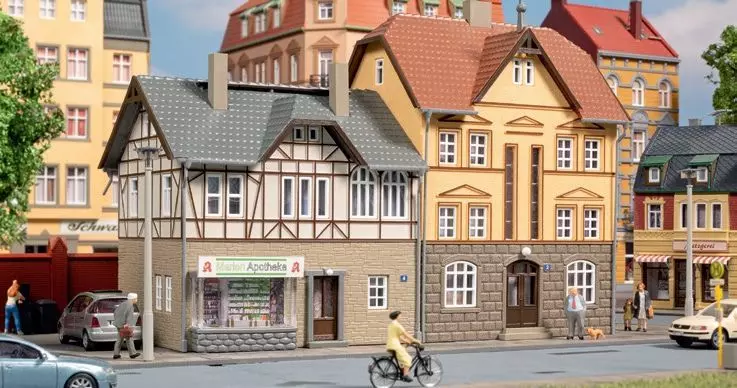 Auhagen 12354 - Wohnhäuser Bahnhofstraße 2/4 H0 1:87 / TT 1:120
