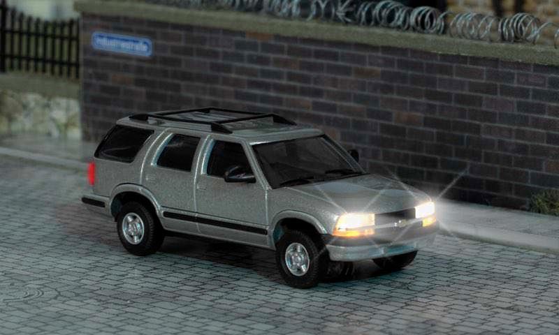 Busch 5658 - Chevrolet Blazer H0 1:87 Busch 5658 - Chevrolet Blazer H0 1:87