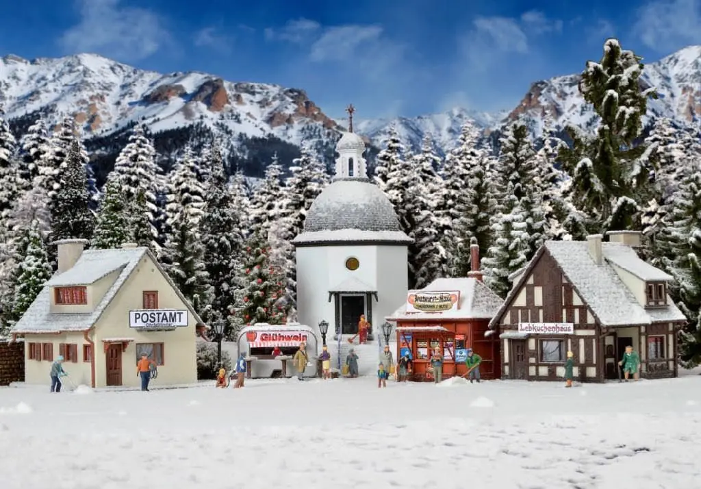 Vollmer 42413 - Weihnachtsdorf mit Beleuchtung H0 1:87