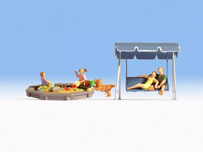 Noch 15590 - Eltern & Kinder H0 1:87