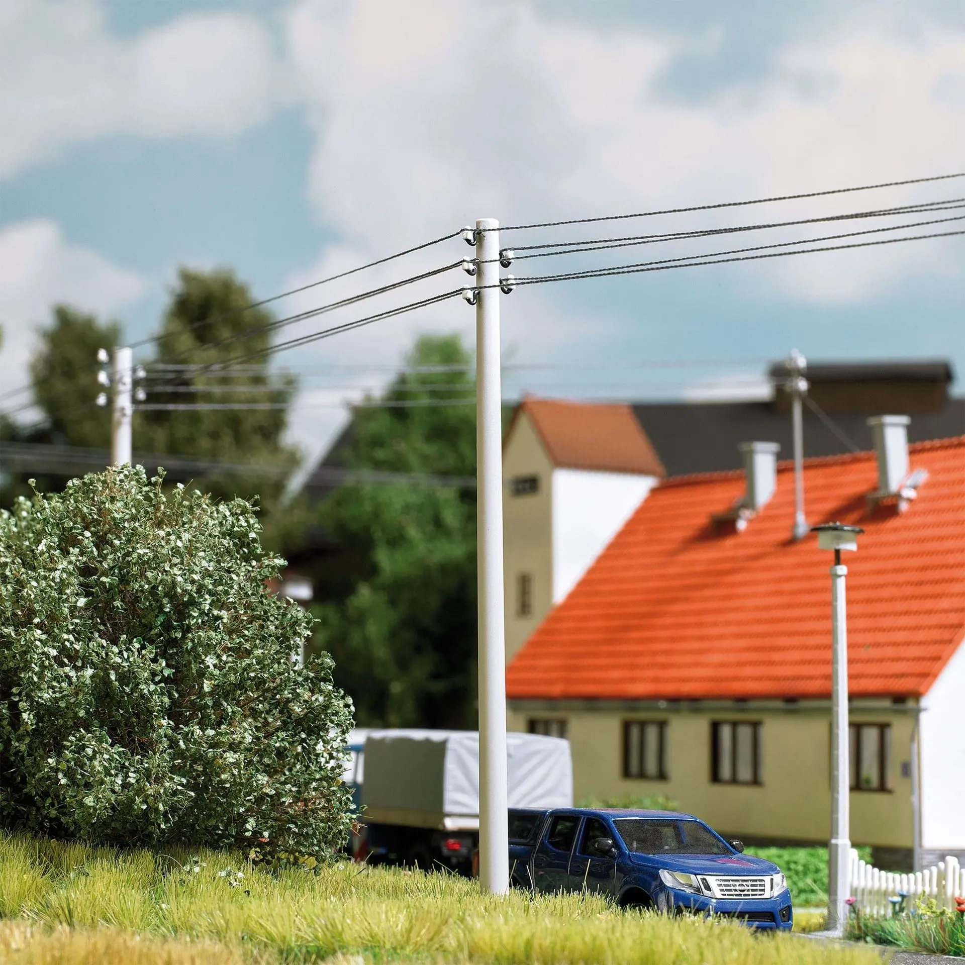 Busch 1751 - Freileitung 12 Betonmasten 105mm N 1:160