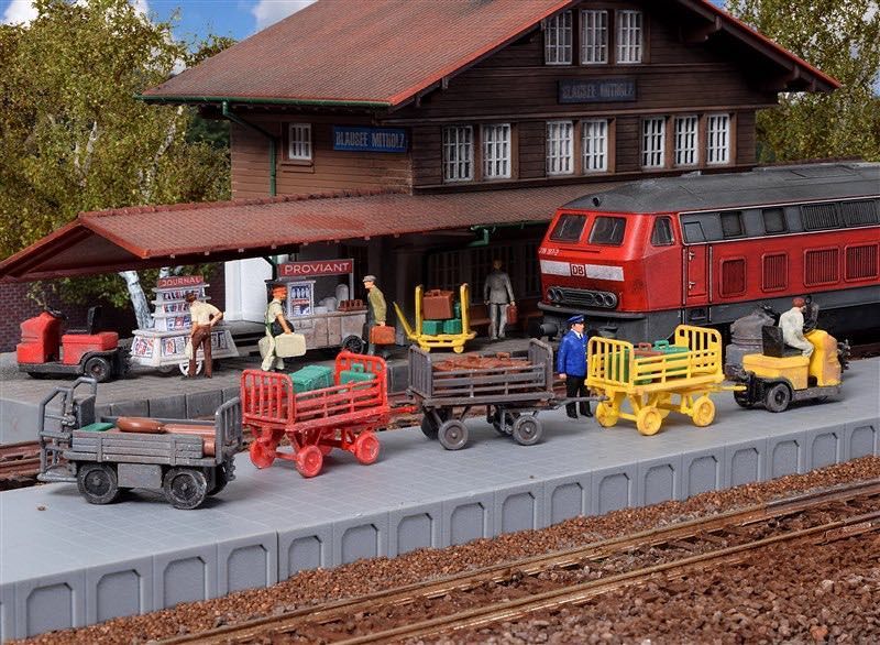 Kibri 38646 - Deko-Set Gepäckwagen H0 1:87