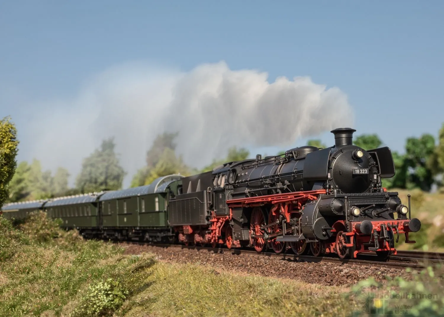 Märklin 38327 - Dampflok 18 323 DB Ep.III gealtert H0/WS Sound