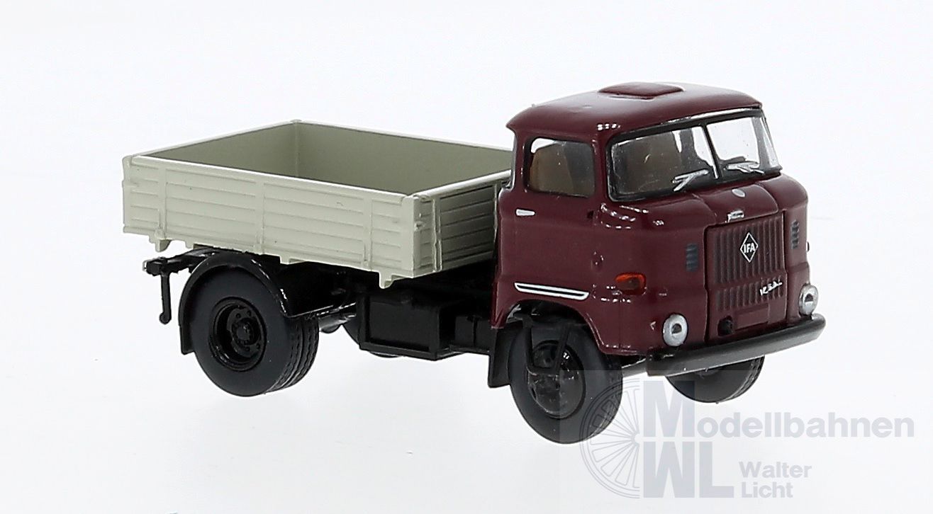 Brekina 71256 - IFA W50 Zugmaschine rot/grau H0 1:87 Brekina 71256 - IFA W50 Zugmaschine rot/grau H0 1:87