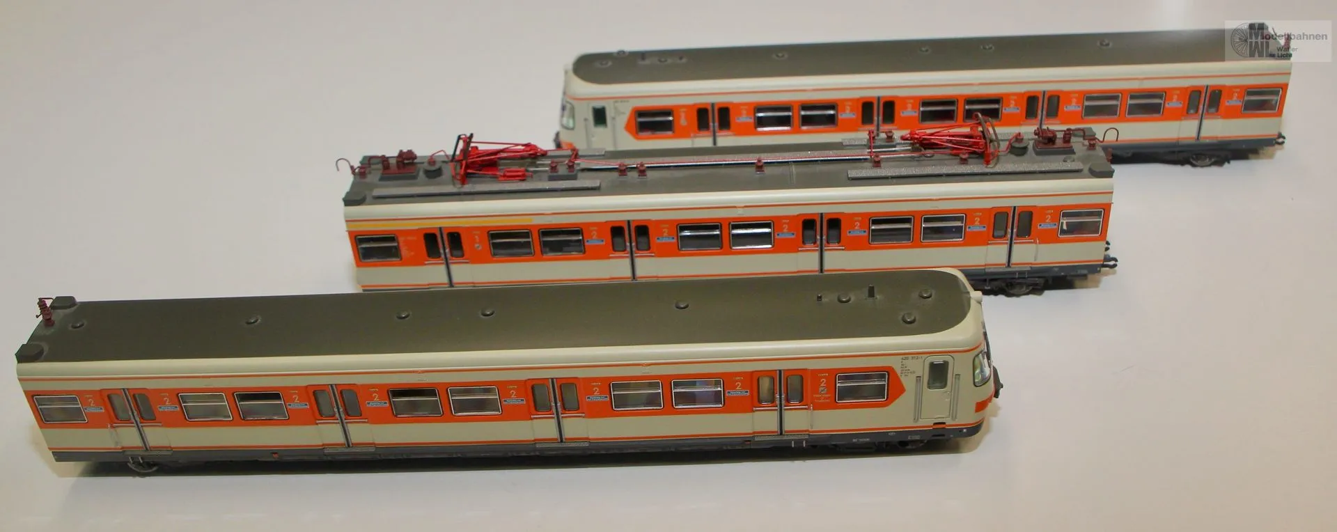 Märklin 37501 - MÄRKLIN - Triebzug BR 420 DB Ep.IV S-Bahn orange H0/WS Sound mfx