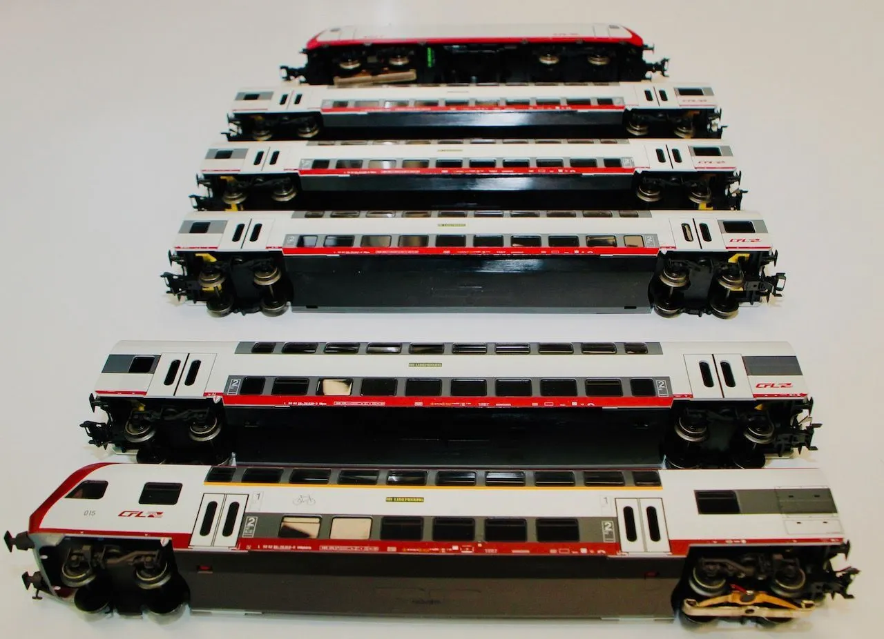 Märklin 26538 - MÄRKLIN - Nahverkehrszug Luxemburg und Ergänzungswageneinheit H0/WS Digital