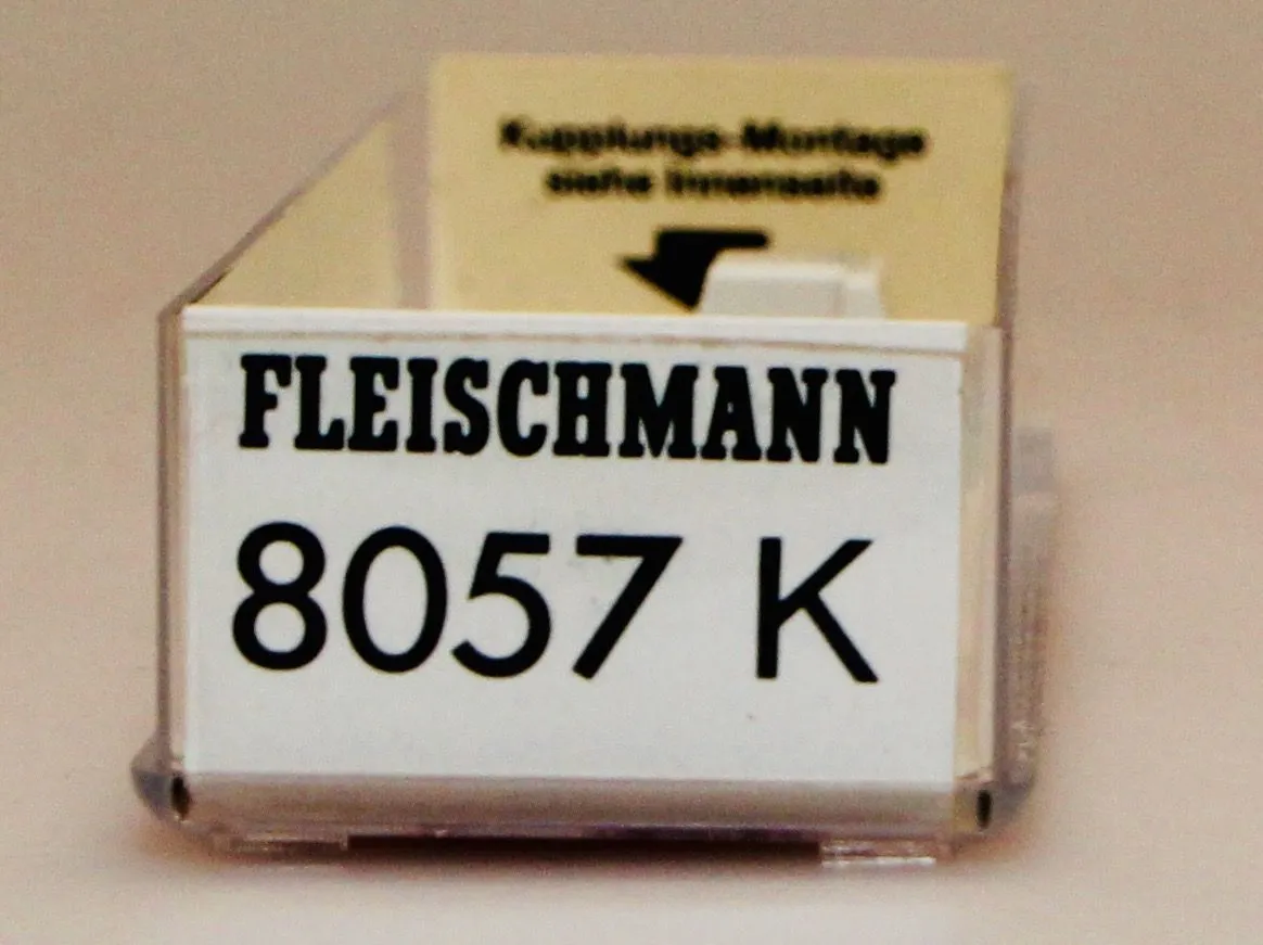 Fleischmann 8057 - FLEISCHMANN - Post-/Gepäckwagen DRG Ep.II N 1:160