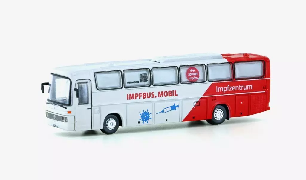 Lemke Minis 4427 - Mercedes-Benz O303 RHD Mobiler Impfbus N 1:160