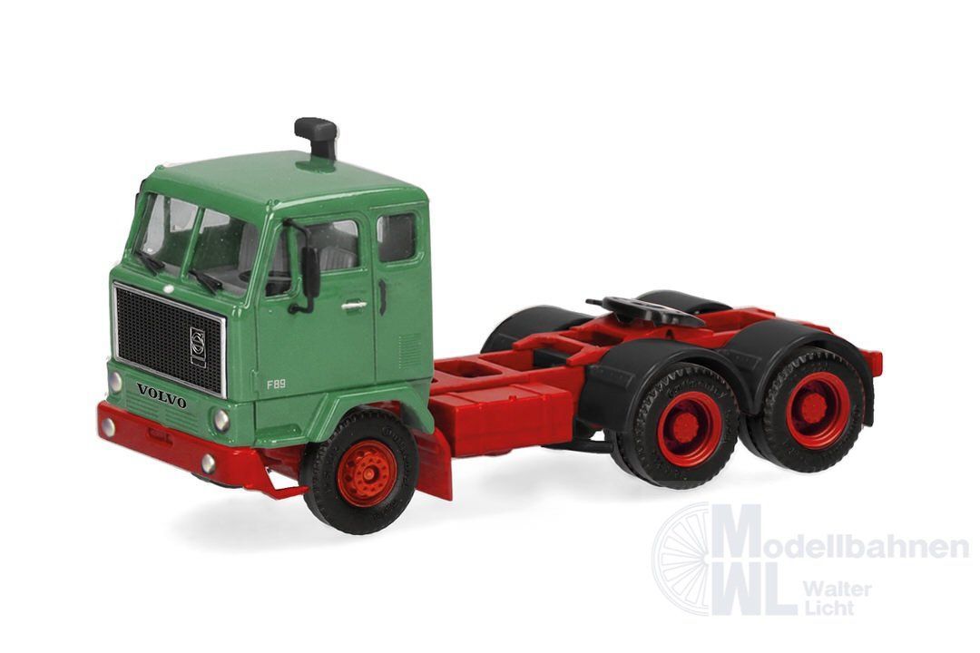 Herpa 321594-002 - Volvo F89 Zugmaschine 3achs, resedagrün H0 1:87