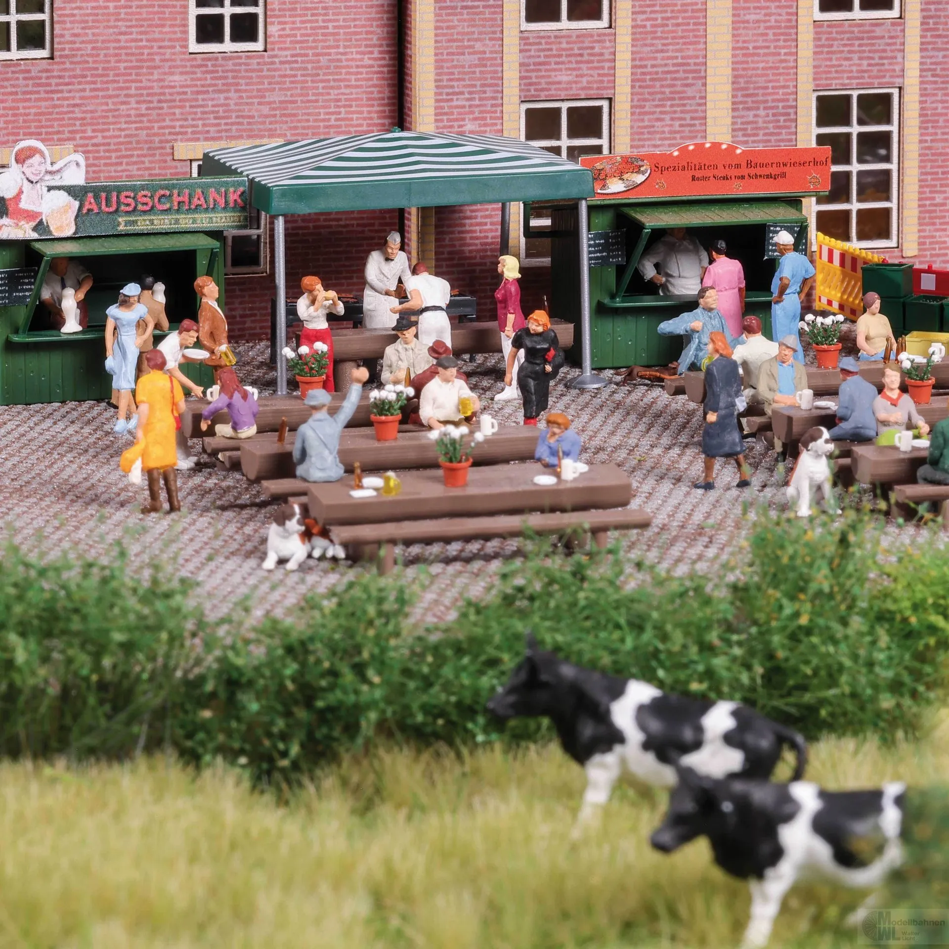 Busch 1872 - Biergarten Ährenbräu H0 1:87