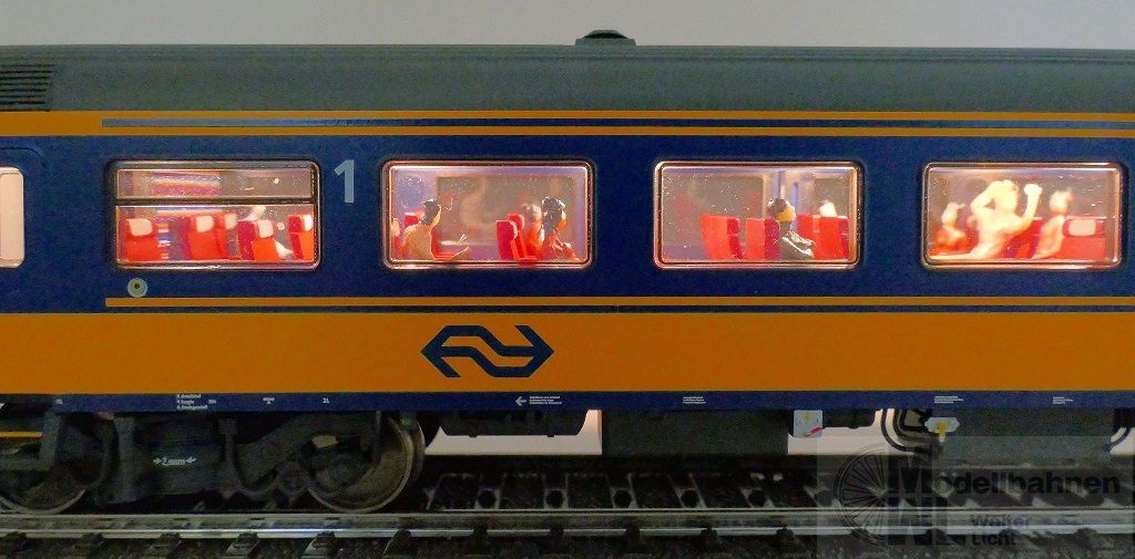 Exact Train 11160 - Personenwagen NS Ep.VI 1.Kl. Apmz 10 H0/GL Exact Train 11160 - Personenwagen NS Ep.VI 1.Kl. Apmz 10 H0/GL