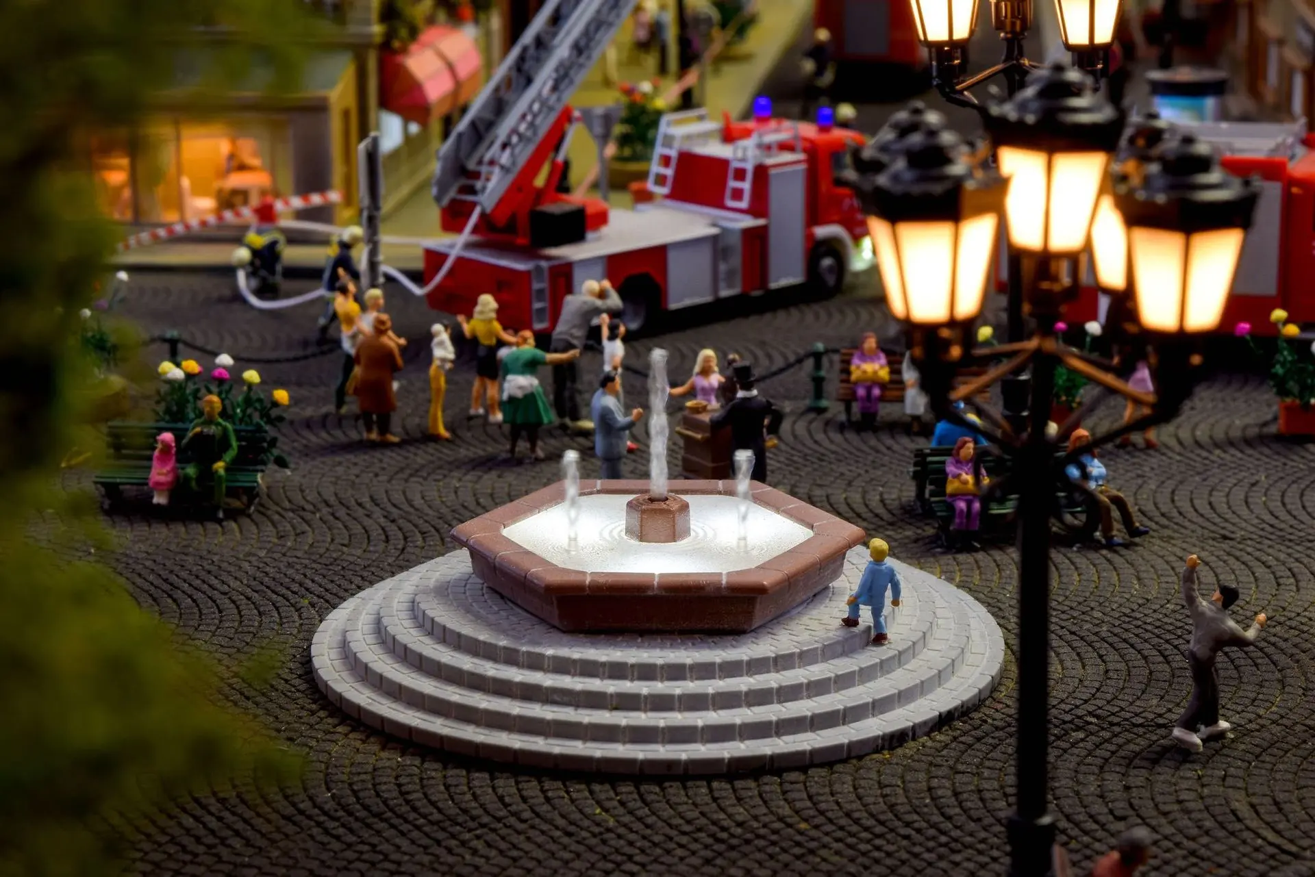 Viessmann 1316 - Zierbrunnen mehrstrahlig mit Beleuchtung H0 1:87