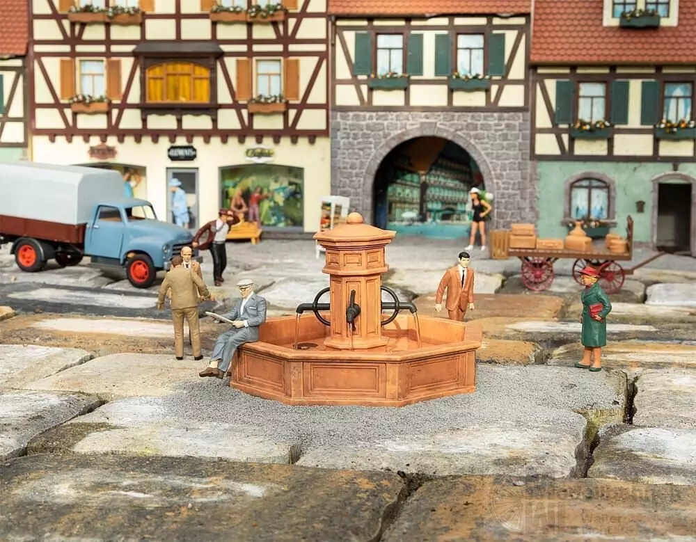 Pola 333154 - Marktbrunnen Spur G 1:22,5
