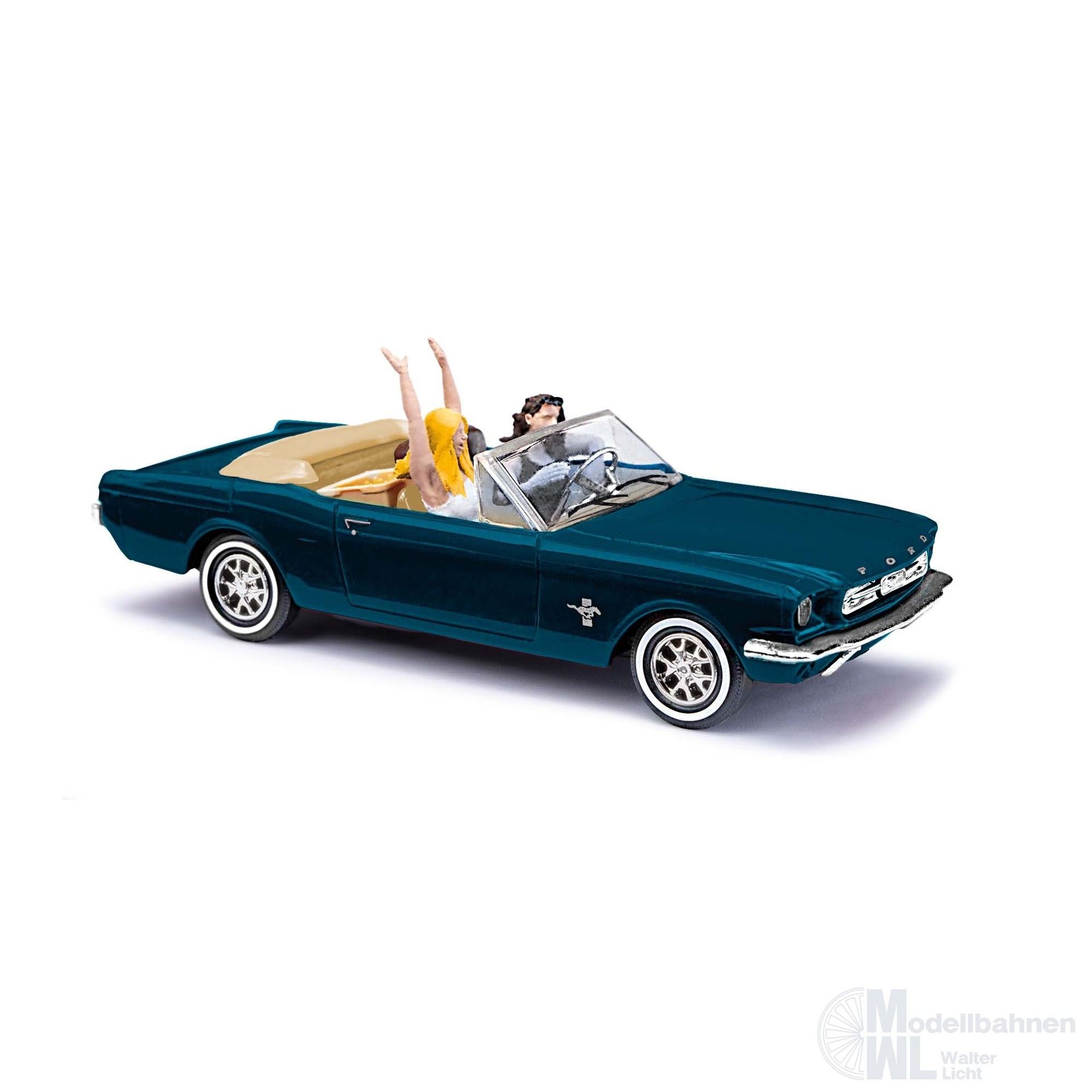 Busch 47528 - Ford Mustang Cabrio mit Figuren H0 1:87 Busch 47528 - Ford Mustang Cabrio mit Figuren H0 1:87