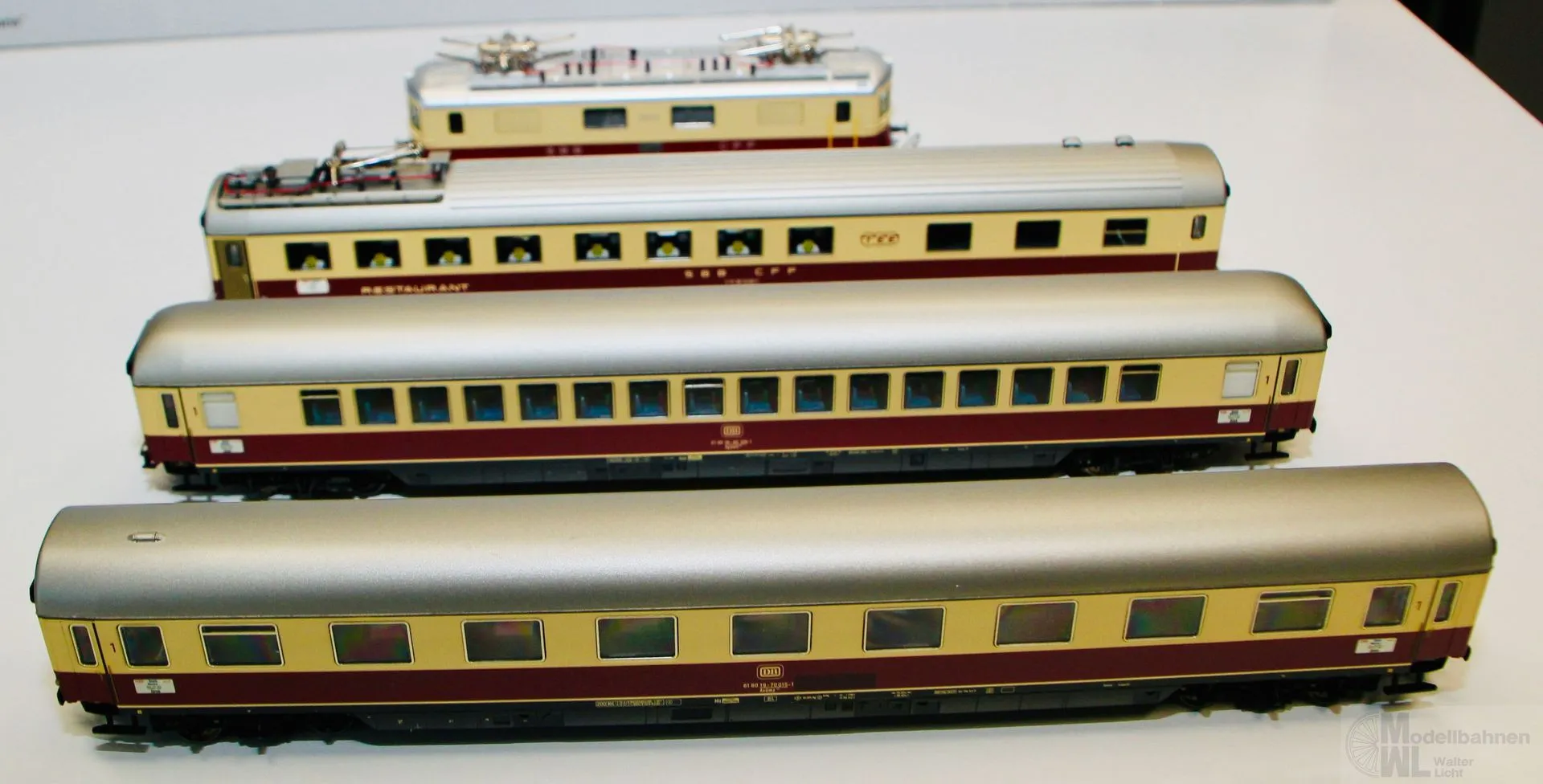 Märklin 26557 - MÄRKLIN - TEE-Schnellzug Bavaria SBB /DB Ep.IV 4.tlg. H0/WS mfx Sound