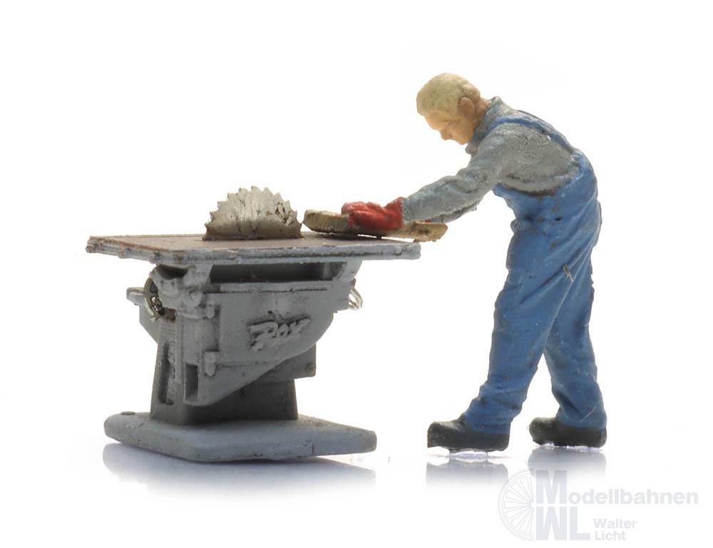 ARTITEC b.v. 387.663 - Kreissäge mit Figur Fertigmodell H0 1:87