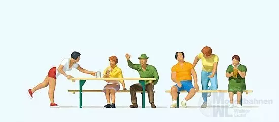 Preiser 10702 - Im Biergarten (2) H0 1:87