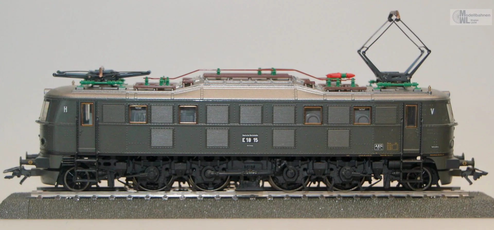 Märklin 37681 - MÄRKLIN - E-Lok E 18 DRG Ep.II H0/WS Digital