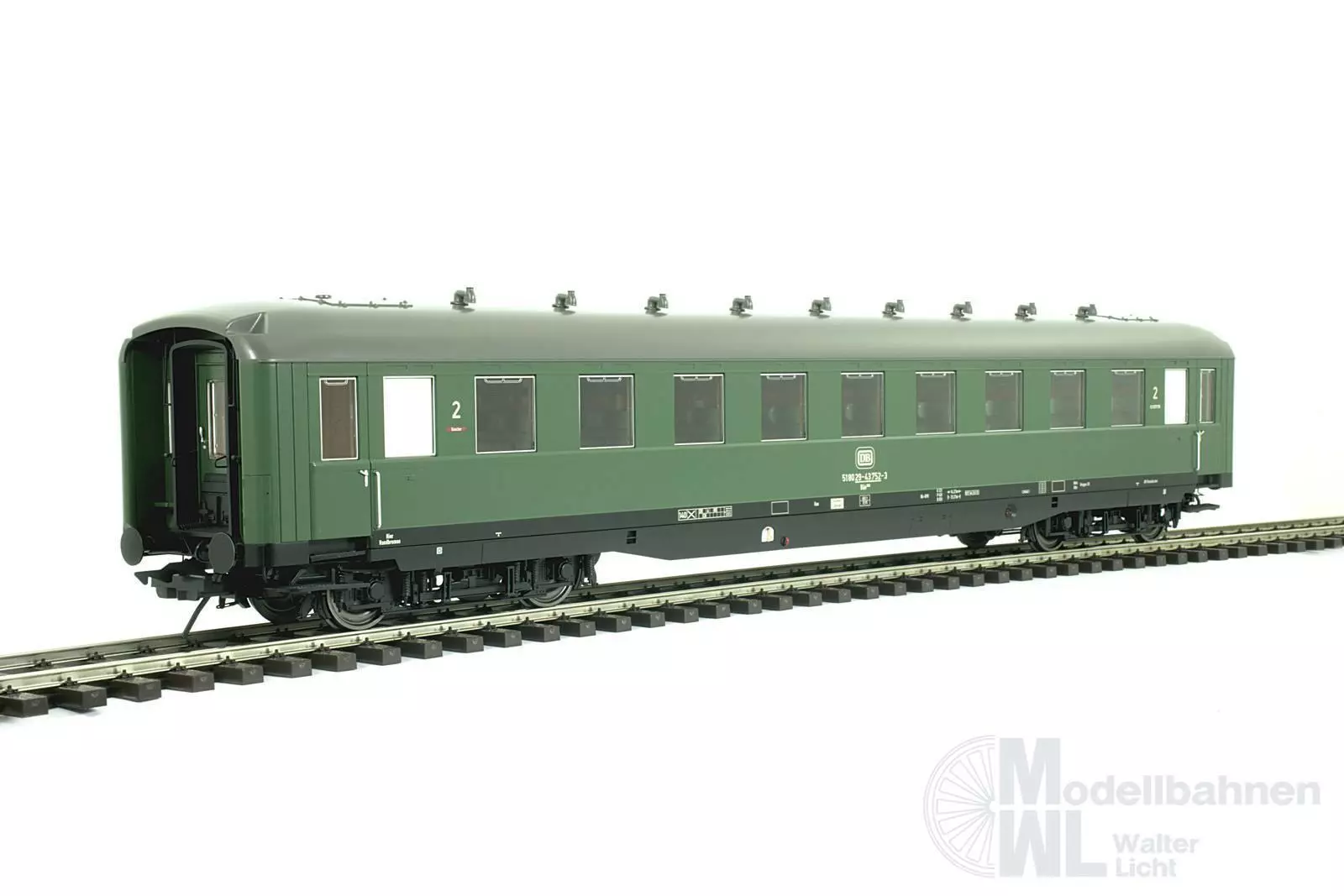 Lenz 41261-03 - Schürzenwagen DB Ep.IV 2.Kl. C4ü-38 chromoxidgrün Spur 0