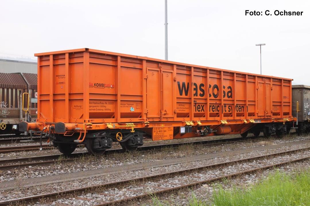 Piko 24553 - Containertragwagen CH-Wascosa Ep.VI mit E-Aufbau H0/GL