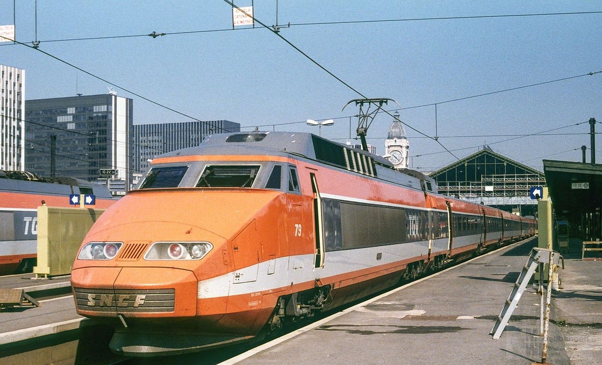 Kato Okt 35 - Triebzug TGV SNCF Ep.IV Sud-Est 10-tlg. Zug 05 N 1:160 Sound Kato Okt 35 - Triebzug TGV SNCF Ep.IV Sud-Est 10-tlg. Zug 05 N 1:160 Sound