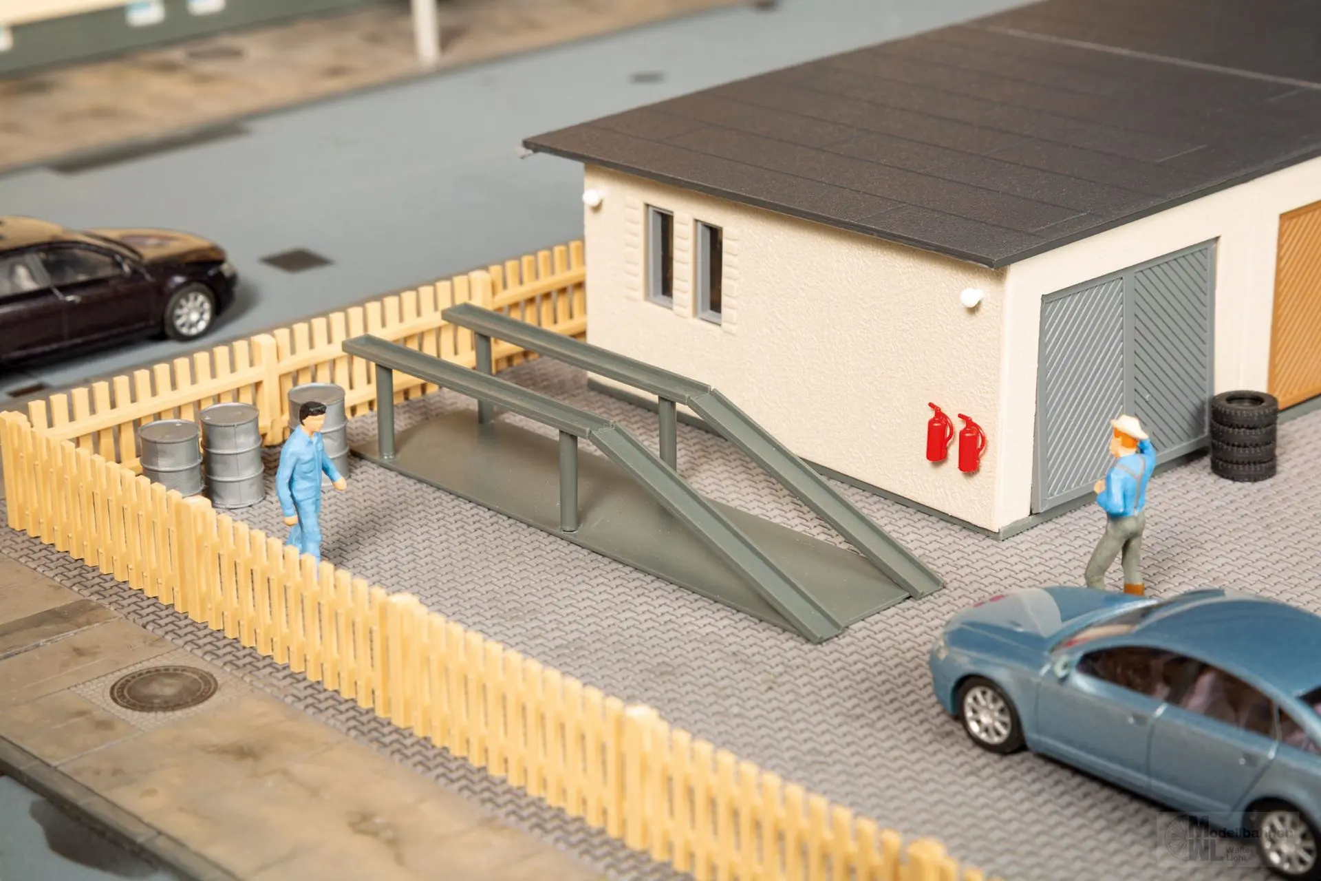 Auhagen 11479 - Garagen mit Zubehör H0 1:87