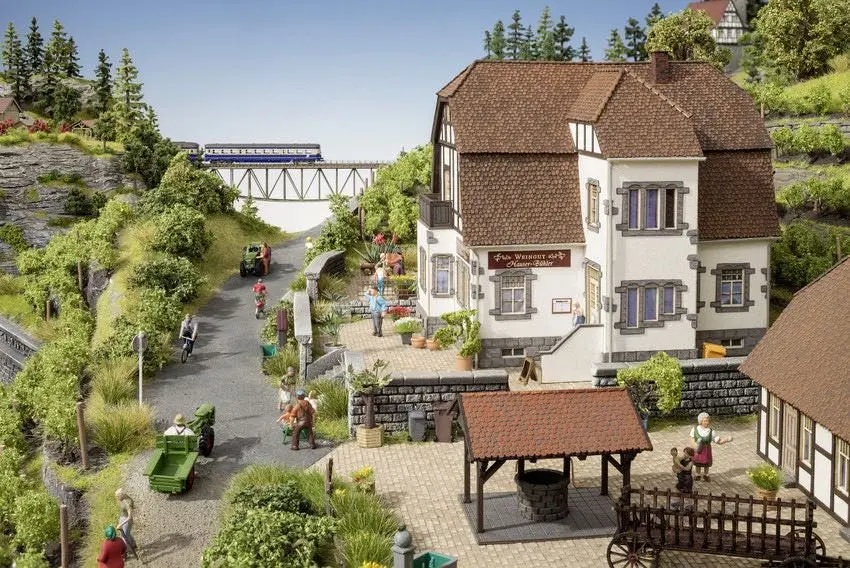 Noch 63712 - Weingut Hauser-Bühler Hauptgebäude mit Gesindehaus N 1:160