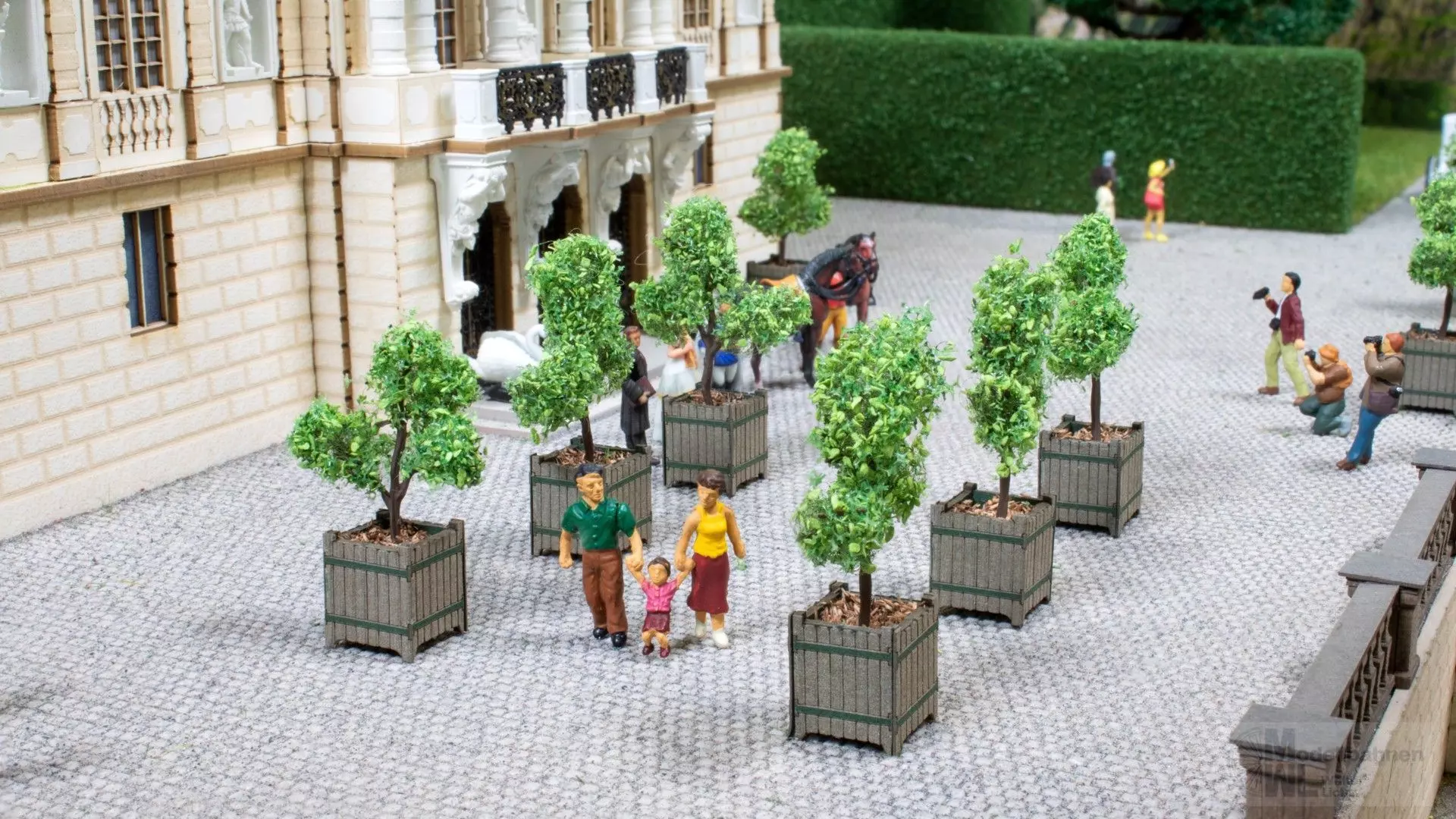 Noch 14013 - Zierbäume in Kübeln H0 1:87