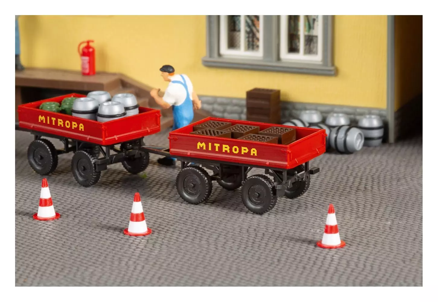 Auhagen 40511 - Pomßenschlepper mit Anhänger Mitropa H0 1:87