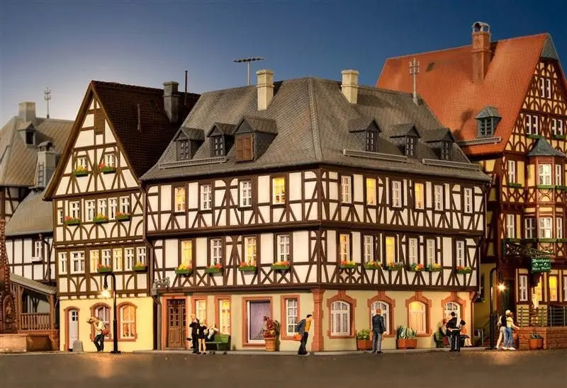 Kibri 38904 - Fachwerk-Eckhaus Miltenberg H0 1:87