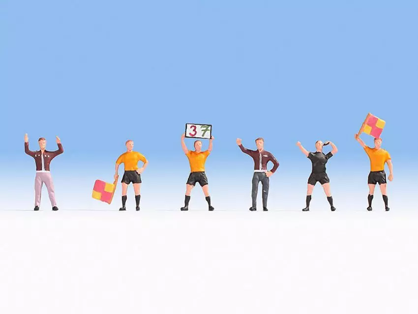 Noch 15989 - Schiedsrichter und Trainer H0 1:87