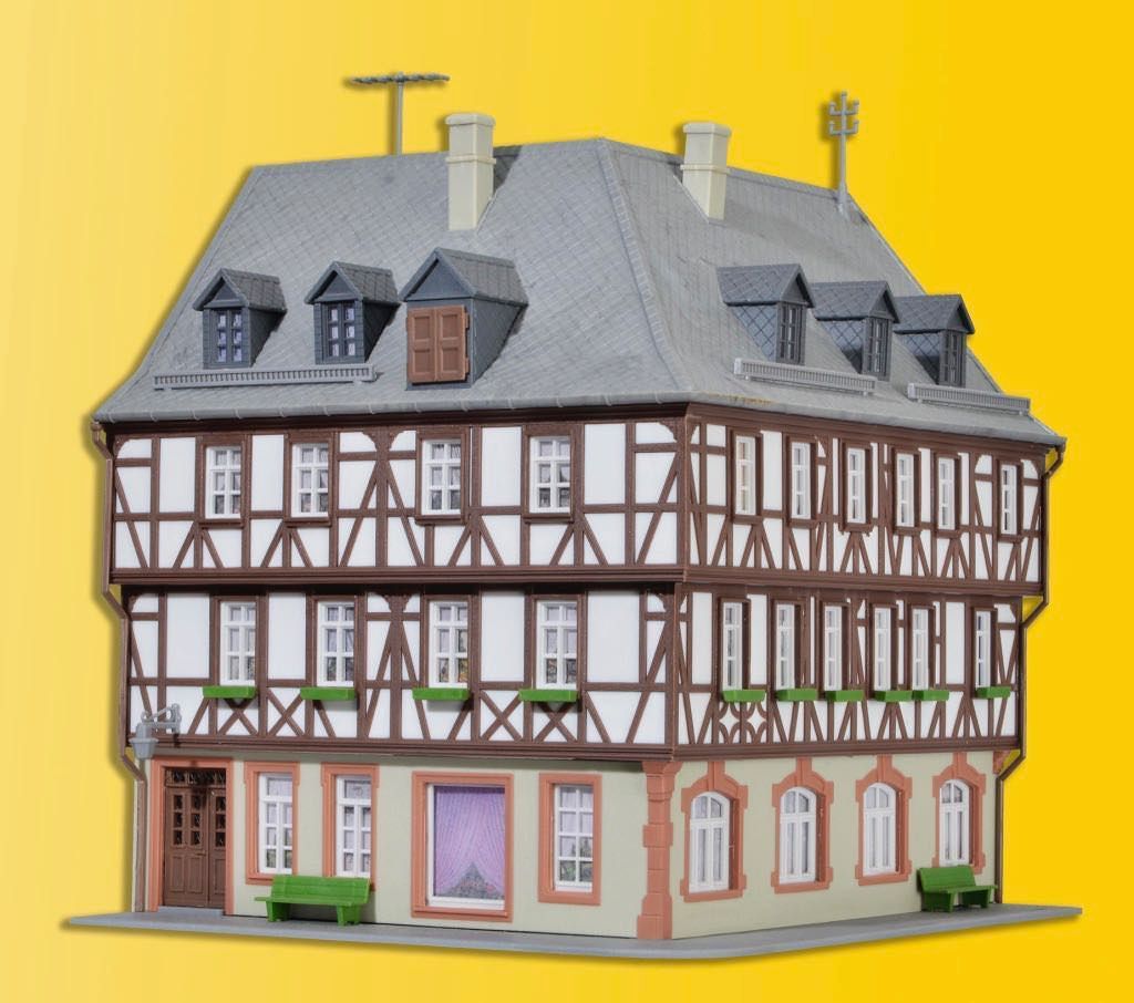 Kibri 38904 - Fachwerk-Eckhaus Miltenberg H0 1:87 Kibri 38904 - Fachwerk-Eckhaus Miltenberg H0 1:87