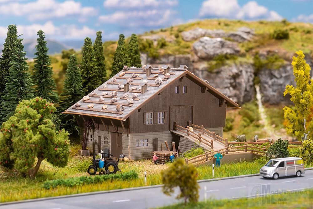 Faller 232129 - Scheune mit Hocheinfahrt N 1:160