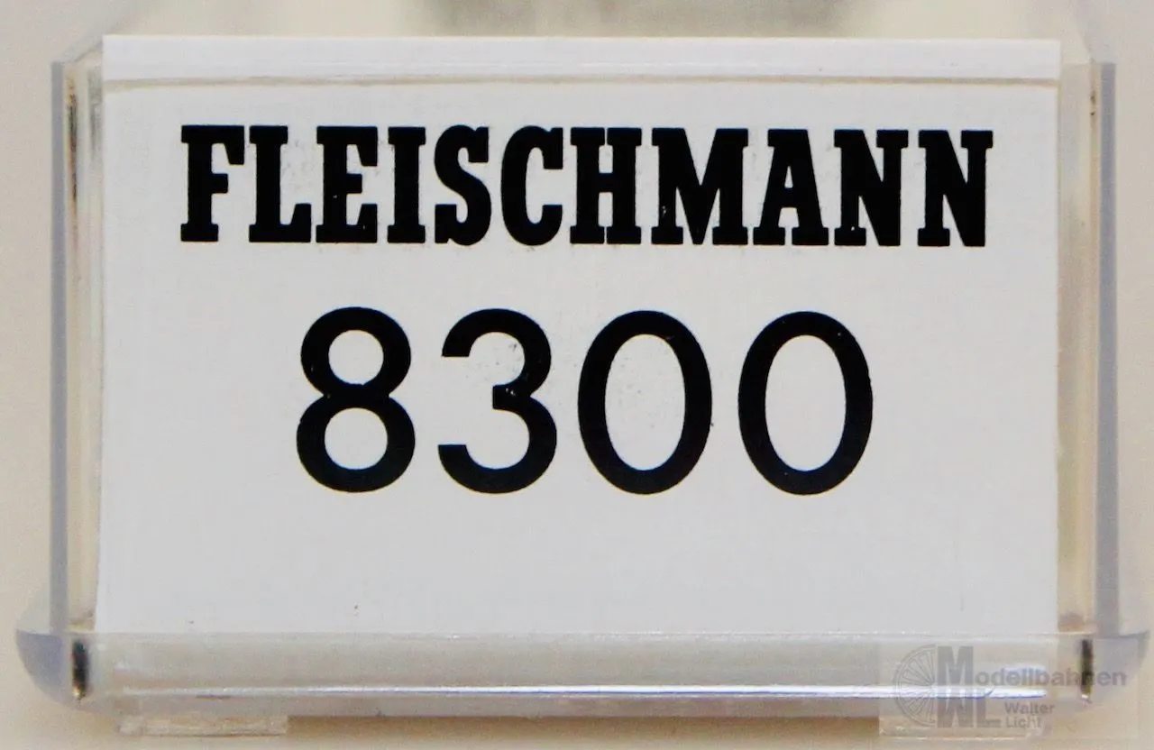 Fleischmann 8300 - FLEISCHMANN - Güterzugbegleitwagen DRG Ep.II N 1:160