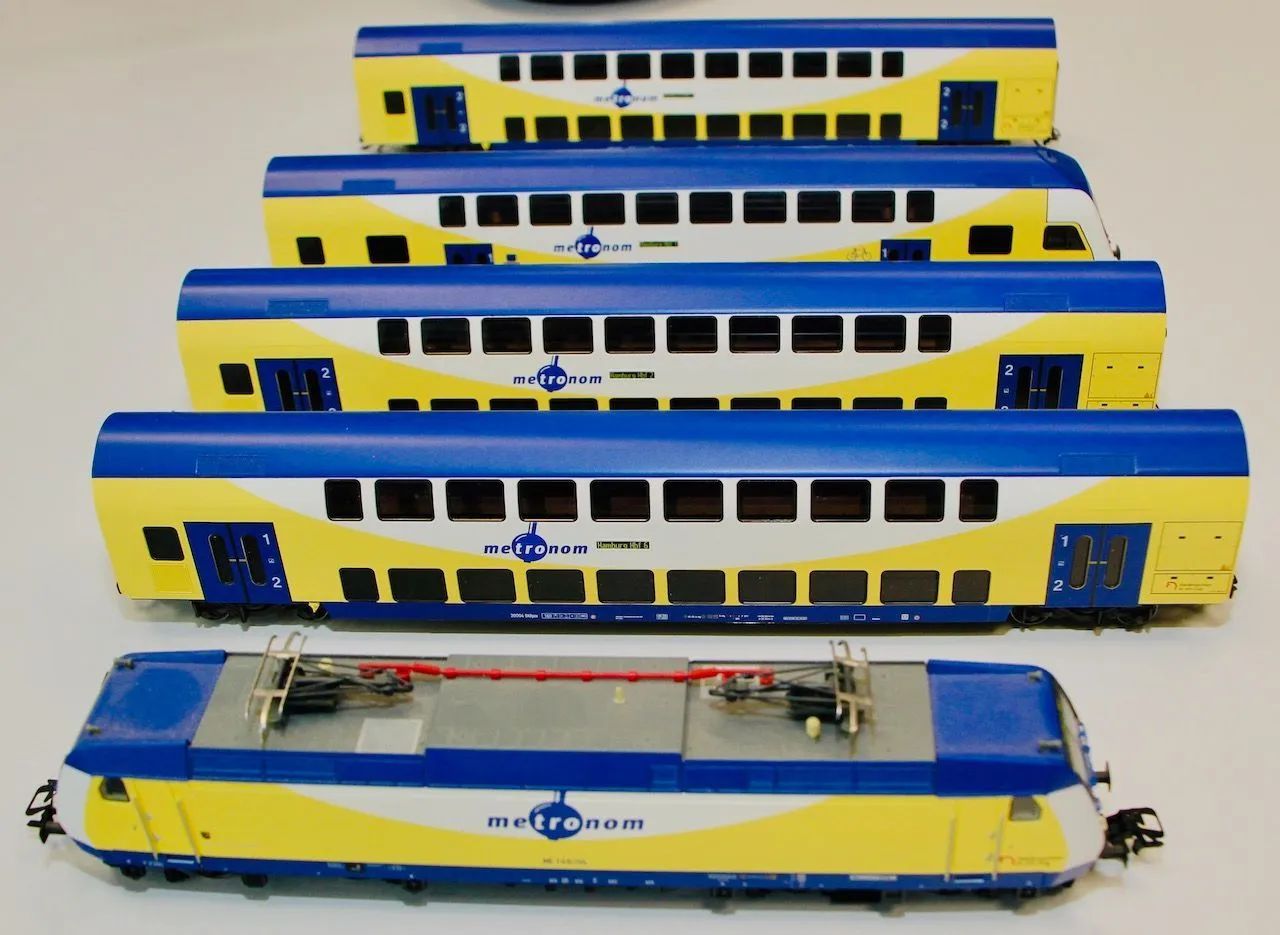 Märklin 26533 - MÄRKLIN - Nahverkehrszug Metronom Lok+3Wagen und Ergänzungswagen H0/WS Digital