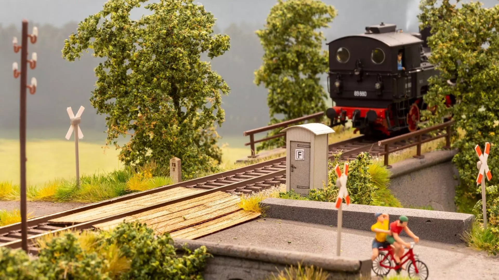 Noch 66811 - Laser-Cut Deko-Set Rechts und links der Gleise H0 1:87