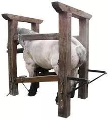 ARTITEC b.v. 387431 - Beschlagstand, Pferd und Hufschmied H0 1:87