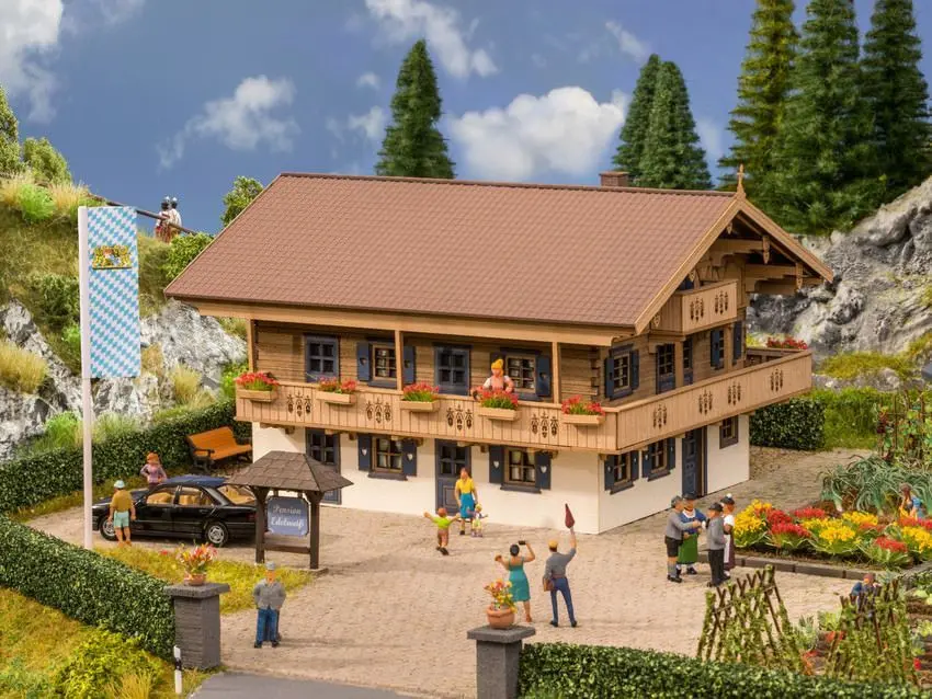 Noch 63405 - Ferienpension Edelweiß 8,5 x 7,1 cm, 5,2 cm hoch N 1:160
