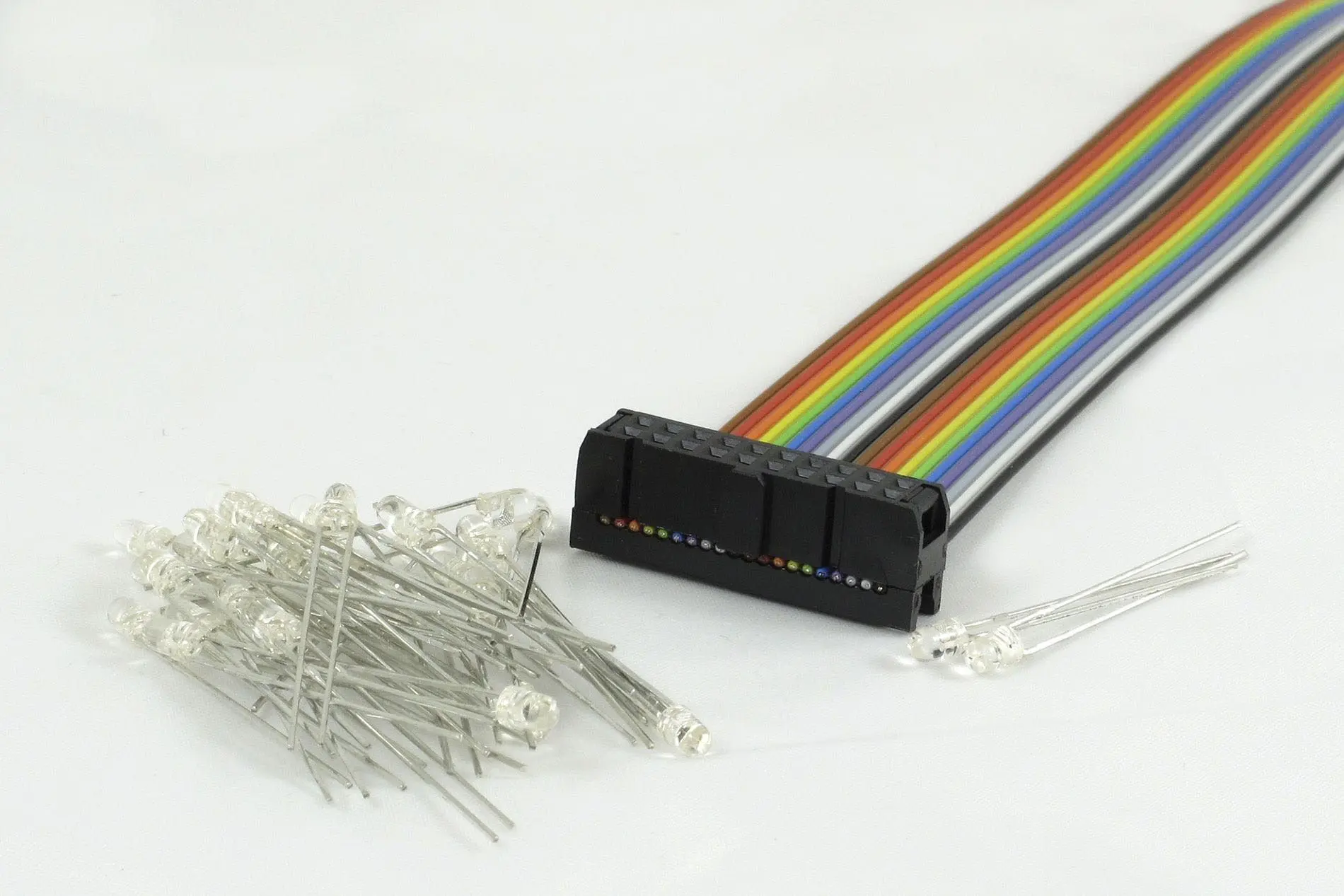 Lenz 80145 - LY145 32 LEDs inkl. Anschlusskabel für LW150