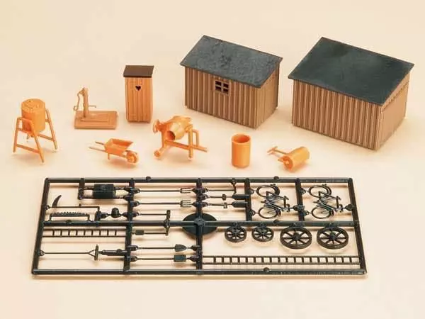 Auhagen 42571 - 1 Toilettenhäuschen, 2 Schuppen, Werkzeug H0 1:87 / TT 1:120