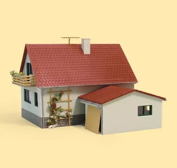Auhagen 12222 - Haus mit Garage H0 1:87 / TT 1:120