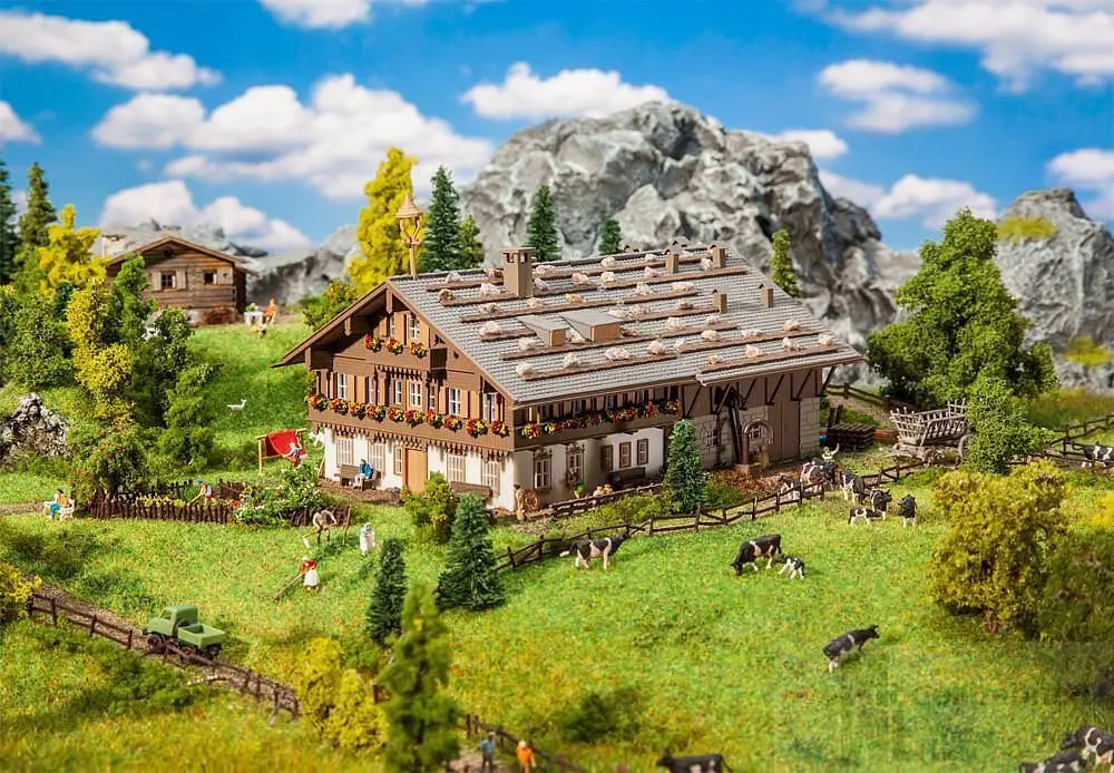 Faller 232199 - Großer Alpenhof mit Scheune N 1:160