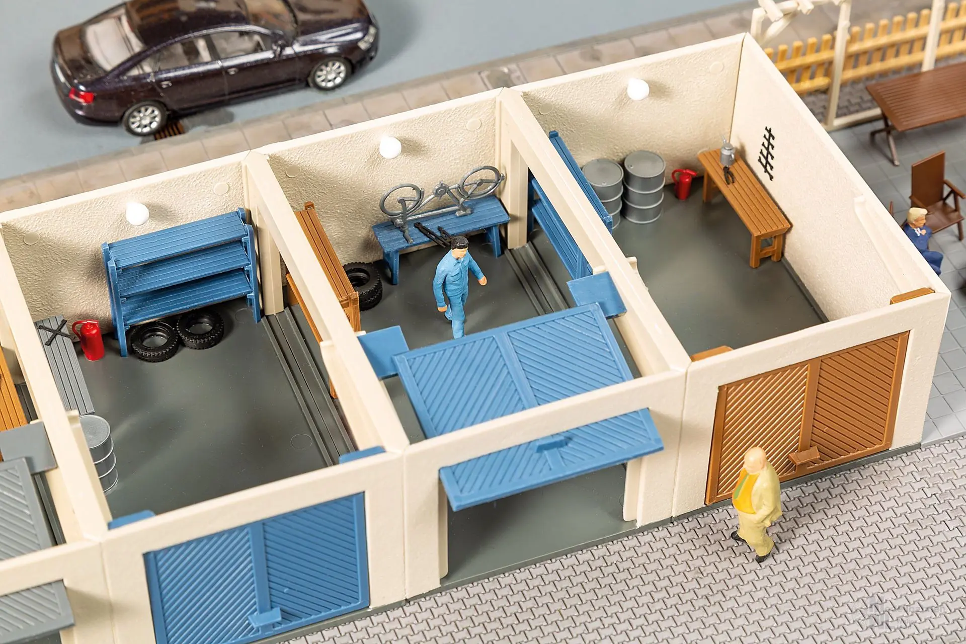 Auhagen 11479 - Garagen mit Zubehör H0 1:87