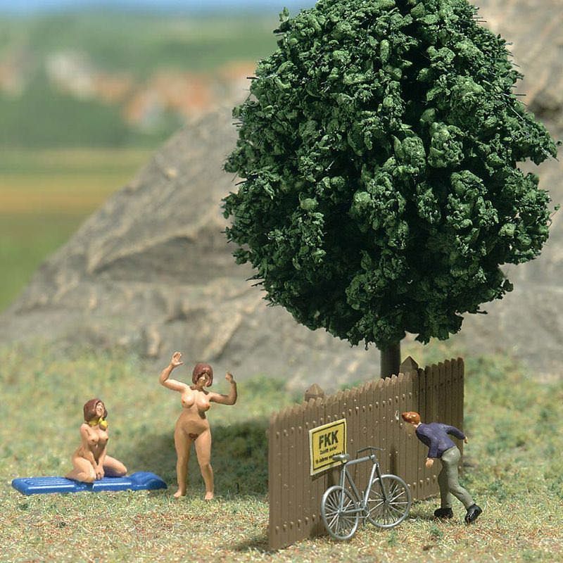 Busch 7669 - M-Welt H0: FKK H0 1:87