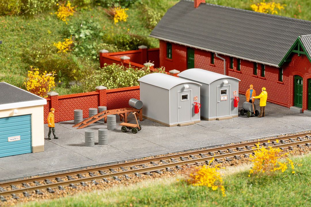 Auhagen 13359 - Wellblechschuppen Öllager TT