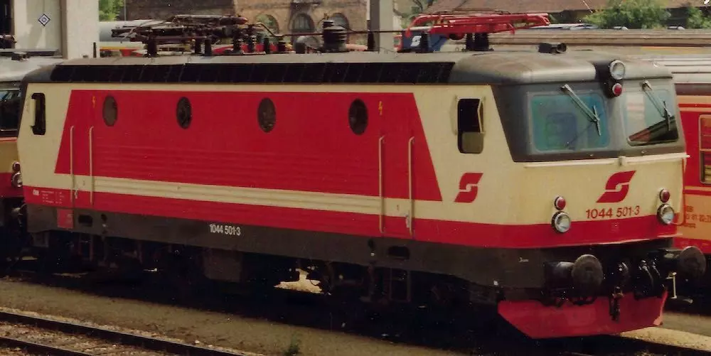 Jägerndorfer Modellbahn 64522 - E-Lok Rh 1044 ÖBB Epp.IV elfenbein/rot N 1:160 Sound