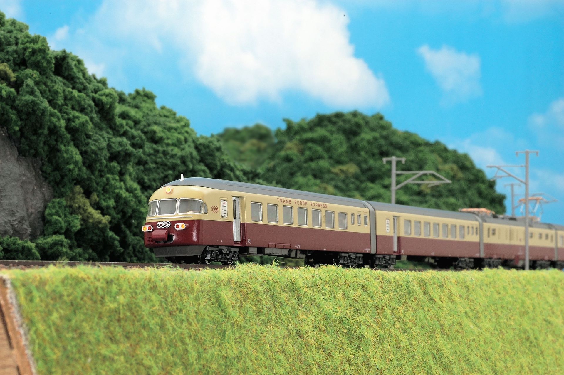 Kato 10-781 - Triebzug RAe TEE II Gottardo SBB Ep.IV/VI 6.tlg. N 1:160